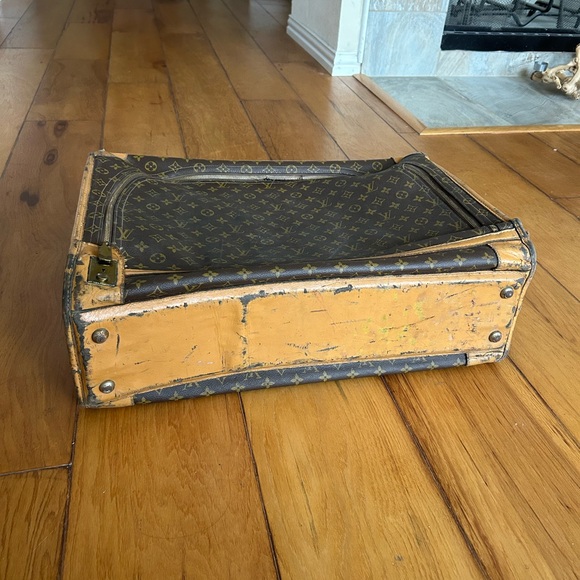 Louis Vuitton Vintage Suitcase - Picture 11 of 16